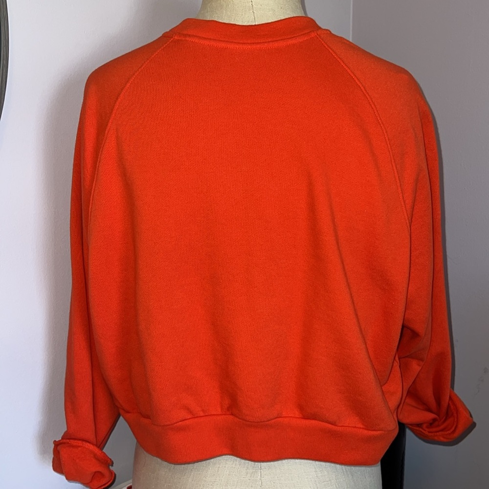 Levi’s Cropped Sweatshirt - Picture 5 of 10